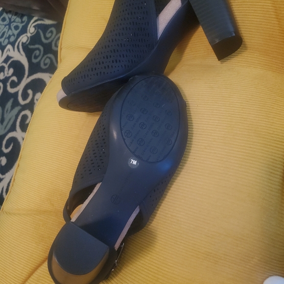 *** SOLD *** - Picture 4 of 7